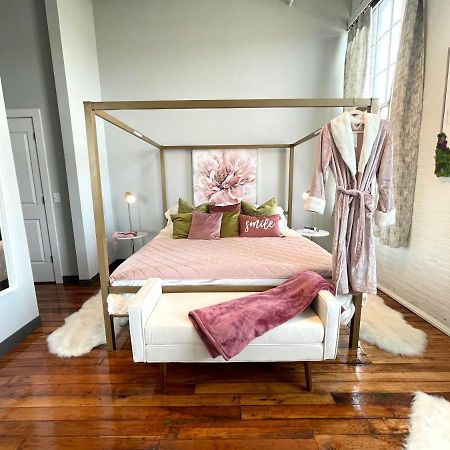 2Br 2Br Le Chateau 505 Lux Penthouse In A Historic Building Утика Екстериор снимка