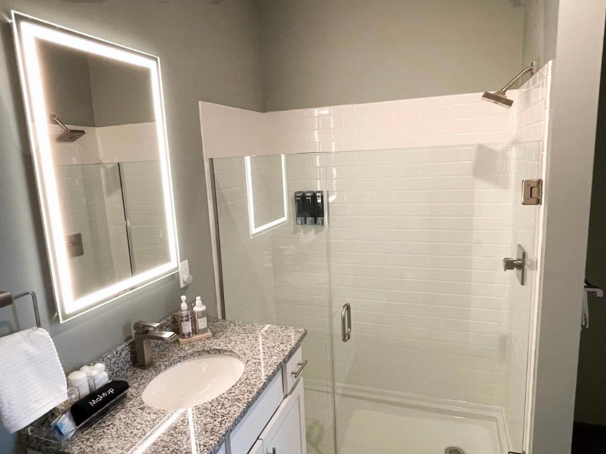 2Br 2Br Le Chateau 505 Lux Penthouse In A Historic Building Утика Екстериор снимка