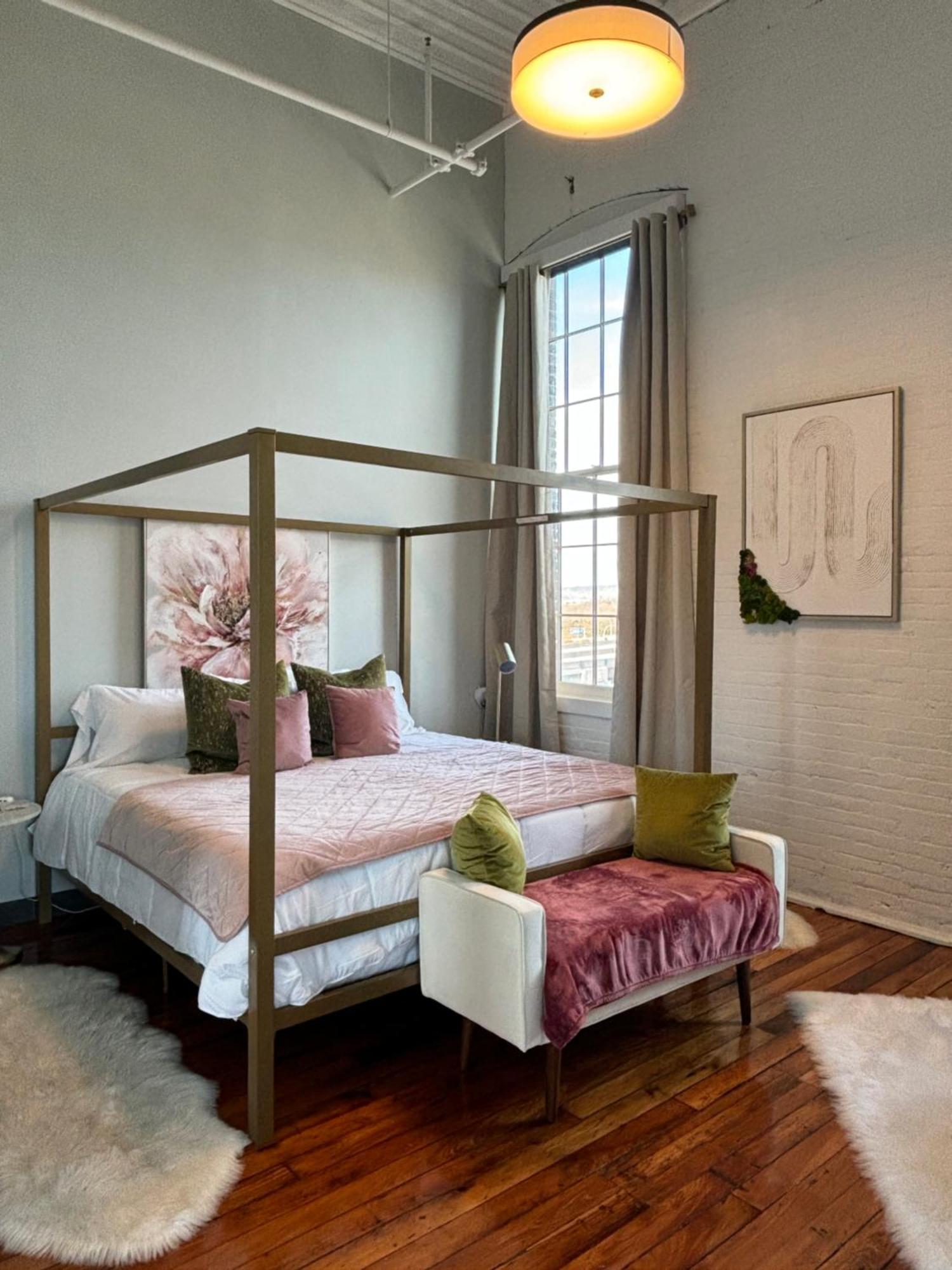 2Br 2Br Le Chateau 505 Lux Penthouse In A Historic Building Утика Екстериор снимка